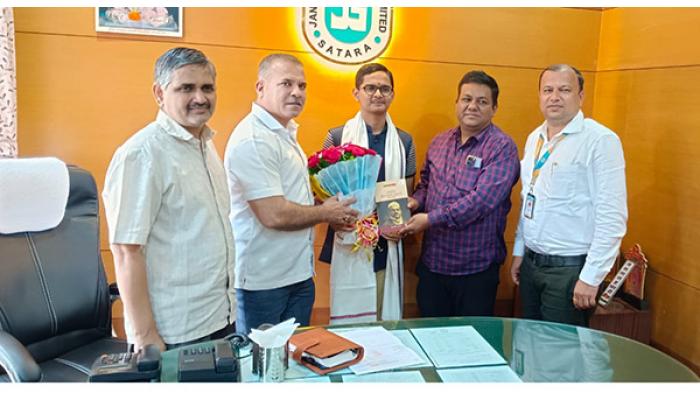 जनता सहकारी बँकेच्यावतीने ध्रुव पटवर्धनचा सत्कार