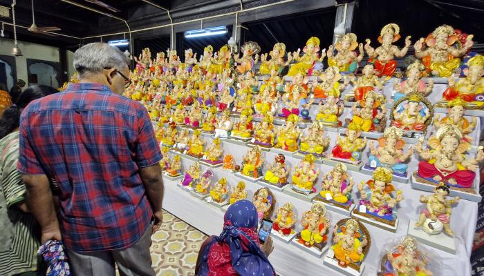 श्री गणेशाच्या आगमनाची लगबग सुरु