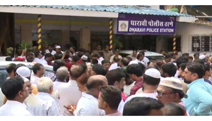 धारावीकरांचा पोलीस स्टेशनला घेराव