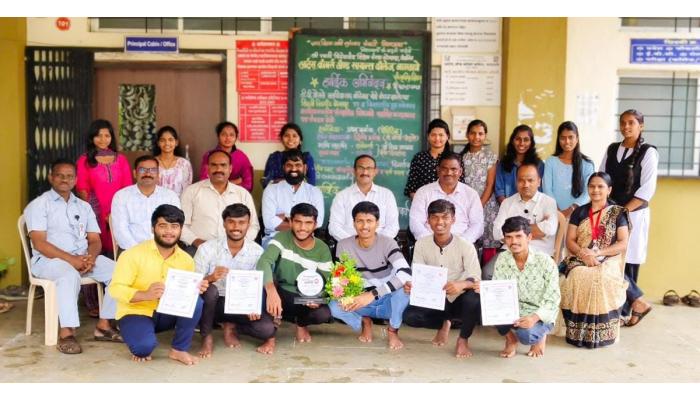 नागठाणे महाविद्यालयाच्या 'पॉझिटिव्ह' एकांकिकेचा युवा महोत्सवात डंका