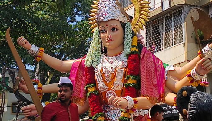 जय अंबे, जगदंबे..च्या जयघोषात शारदीय नवरात्रोत्सवाला प्रारंभ