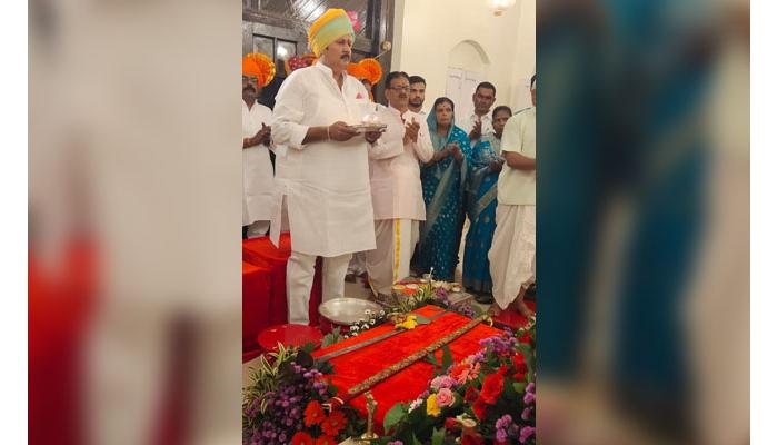 सातारकरांनी अनुभवला दसरा सणाचा शाही बाज