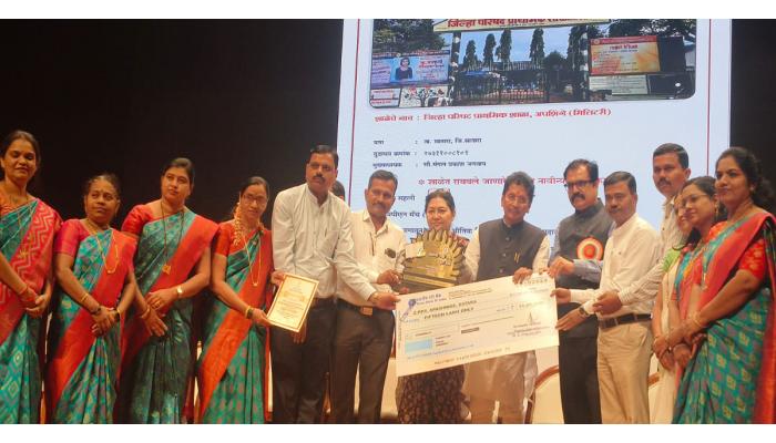 'सुंदर शाळा'त साताऱ्याच्या दोन शाळांचा गौरव