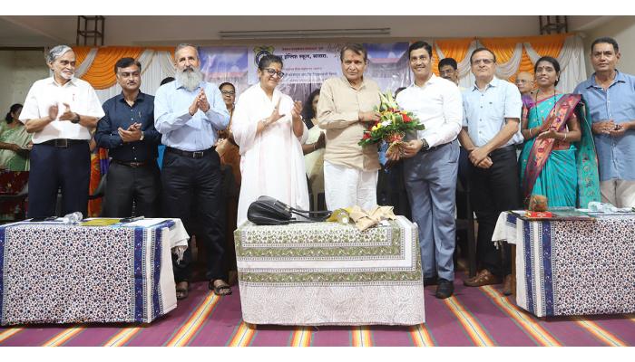 न्यू इंग्लिश स्कूल सातारा ही शैक्षणिक दीपस्तंभ : माजी केंद्रीय मंत्री सुरेश प्रभू