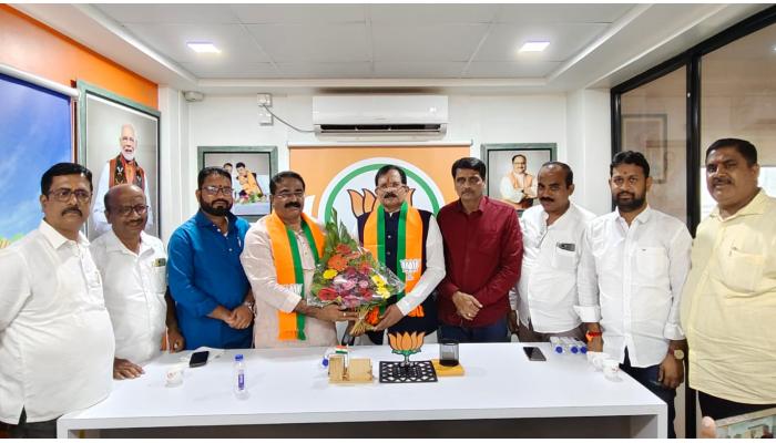 केंद्रीय मंत्री श्रीपाद नाईक यांची भाजप जिल्हा कार्यालयास भेट
