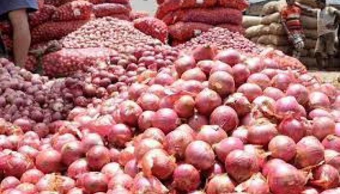 ऐन दिवाळीत कांद्यामुळे गृहिणींच्या डोळ्यात पाणी