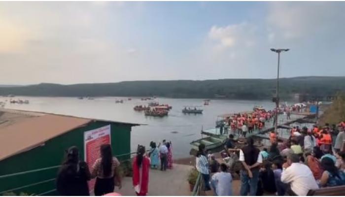 महाबळेश्वरमध्ये गुलाबी थंडीची मजा घेण्यासाठी पर्यटक मोठ्या संख्येने दाखल