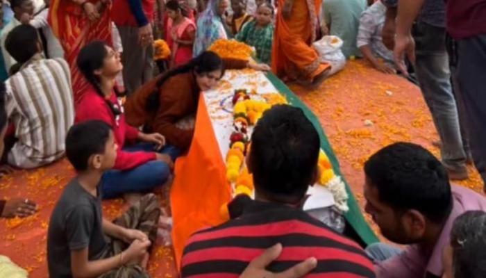 शहीद जवान प्रवीण बाबर यांच्यावर शासकीय इतमामात अंत्यसंस्कार