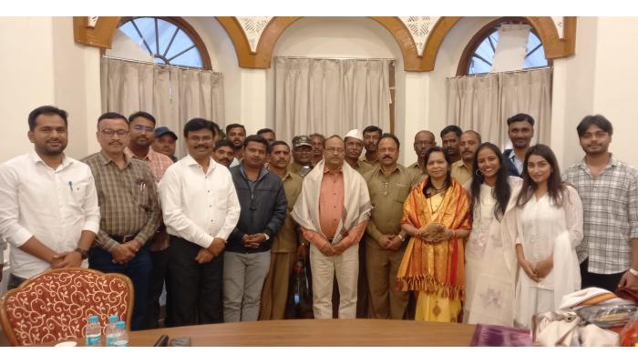 राजभवन येथील चंद्रशेखर साखरे शासकीय सेवेतून निवृत्त