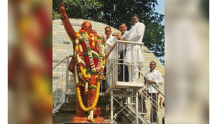 सातारा शहरात महामानवाला अभिवादनासाठी विधायक उपक्रम