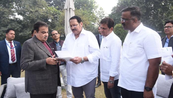 जिल्ह्यातील उड्डाण पुलांच्या कामांसाठी खा. उदयनराजे यांचा पाठपुरावा