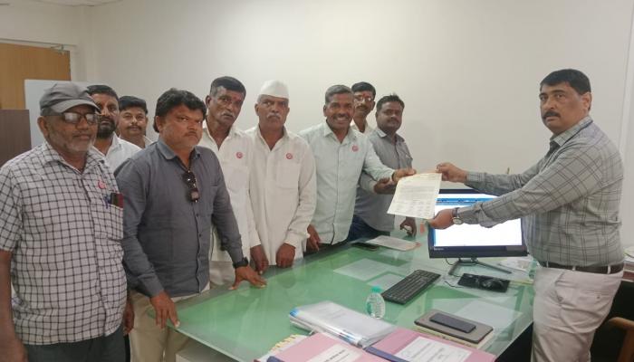 जिल्ह्यातील शेतकरी बांधवांचा सातबारा कर्जमुक्त करावा