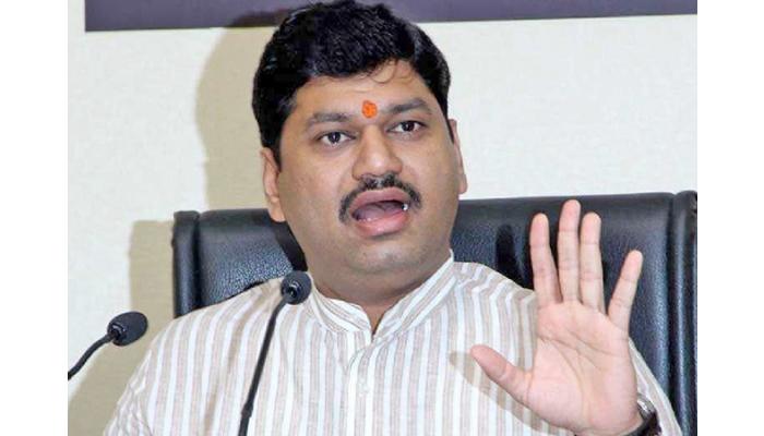 धनंजय मुंडे यांच्याविरोधात करुणा शर्मा यांची थेट हायकोर्टात धाव