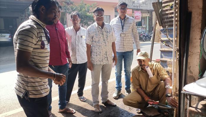 थकबाकीदारांच्या नळ कनेक्शन वर कारवाईचा हातोडा