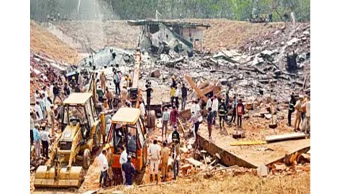 भंडारा ऑर्डनन्स फॅक्टरीत स्फोटामुळं छत कोसळले