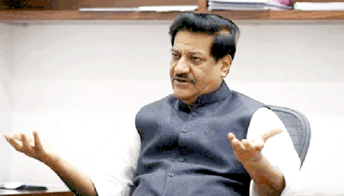जनतेची दिशाभूल करणारा, पोकळ घोषणांचा अर्थसंकल्प