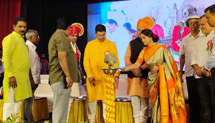 पालकांनी मुलांमध्ये शिवविचारांचा संस्कार रुजवावा : मृणाल कुलकर्णी