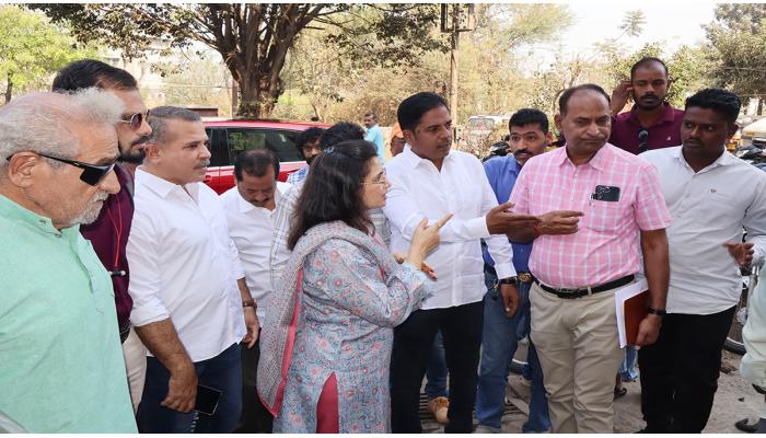 पालिका प्रशासनाने कचरामुक्त शहरासाठी प्राधान्य द्यावे