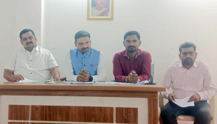 शिक्षण सेवक पदाचा कालावधी एक वर्षाचा करावा