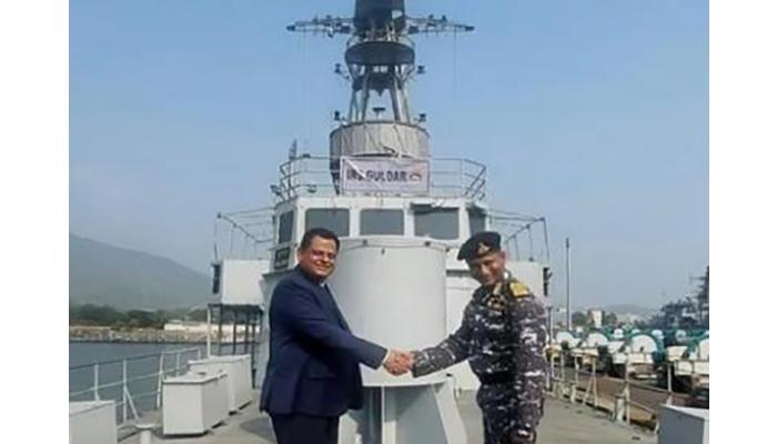 गुलदार युद्धनौका पर्यटन मंडळाकडे सोपवण्याचा सन्मान माणच्या सुपुत्राला