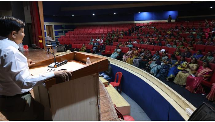 महाराष्ट्राला स्त्री नेतृत्वाची मोठी पंरपरा : जिल्हाधिकारी संतोष पाटील