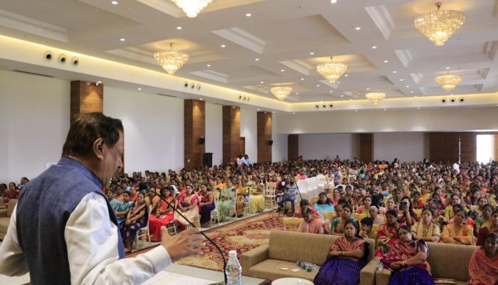 समाजाच्या सर्वांगीण विकासासाठी महिला सक्षमीकरण अत्यंत गरजेचे : पृथ्वीराज चव्हाण