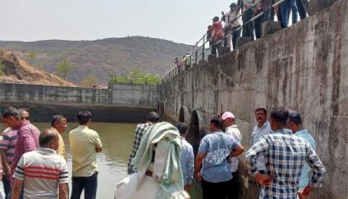 रंगपंचमी खेळताना युवती बुडाली