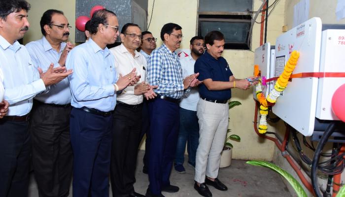 महावितरणच्या प्रकाशगड मुख्यालयाच्या प्रशासकीय इमारतीच्या छतावरील सौर ऊर्जा प्रणालीचे उद्घाटन