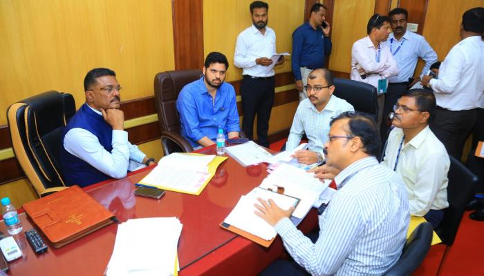 नियमबाह्य भाडे आकारणाऱ्या रिक्षा-टॅक्सी चालकांच्या तक्रारीसाठी लवकर व्हाट्सअप क्रमांक : परिवहन मंत्री प्रताप सरनाईक