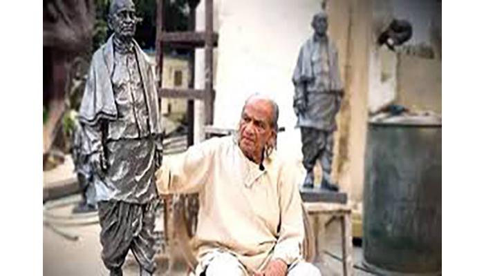 ज्येष्ठ शिल्पकार राम सुतार यांना महाराष्ट्र भूषण