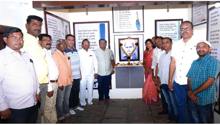 कविवर्य बा.सी मर्ढेकरांना मसाप, पुणे शाहुपुरी शाखेतर्फे अभिवादन
