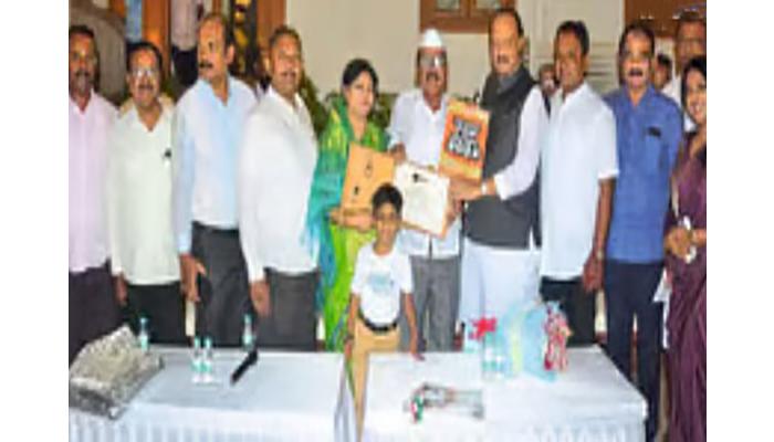 तडवळेच्या झांजुर्णे कुटुंबाचा ५३ वर्षे सरपंचपदाचा विक्रम