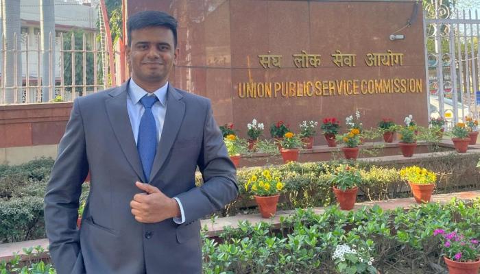 परळीच्या प्रणव कुलकर्णी चा यूपीएससी परीक्षेत झेंडा