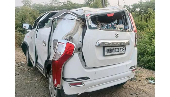 फलटण-लोणंद रस्त्यावर भीषण अपघात