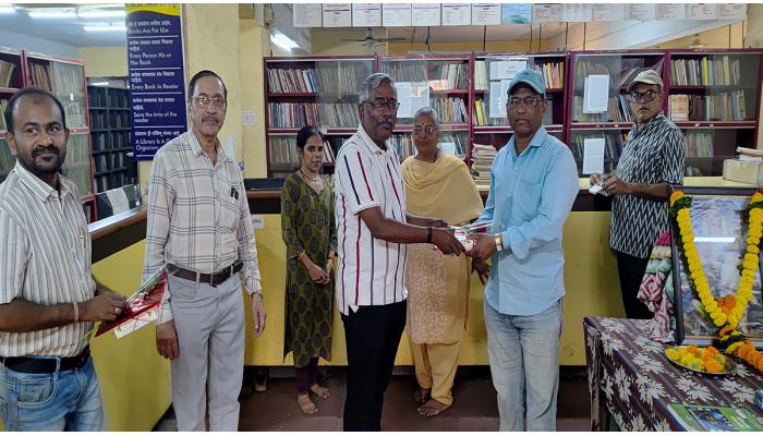 मसाप, शाहूपुरी शाखेतर्फे नगरवाचनालयातील पुस्तक सेवकांचा सत्कार