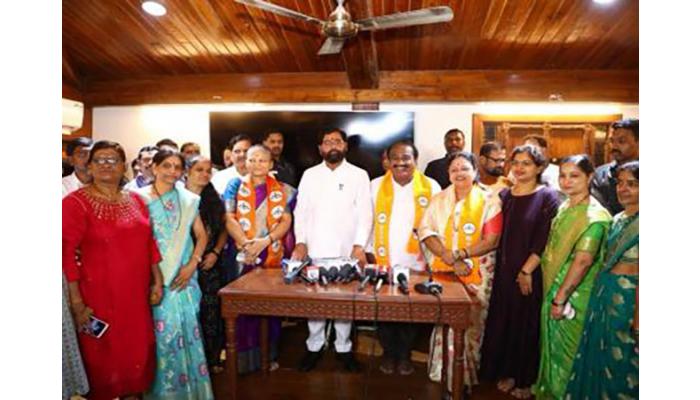 उद्धवसेनेच्या माजी नगरसेवकांचा शिवसेनेत प्रवेश