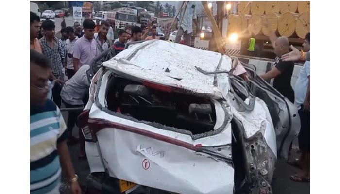 जगबुडी नदीत कार कोसळून 5 जणांचा मृत्यू