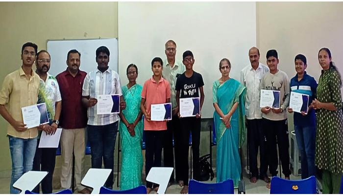 अनंत इंग्लिश स्कूलमध्ये AI मोबाईल अॅप्लिकेशन डिझाइन समर कॅम्प यशस्वीरित्या पार
