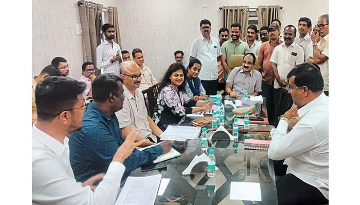 एकाही झाडाला हात लावू नका : मकरंद पाटील