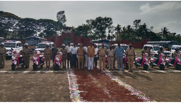 जिल्हा वार्षिक योजनेतून पोलीस विभागाला मिळालेल्या वाहनांचे लोकार्पण