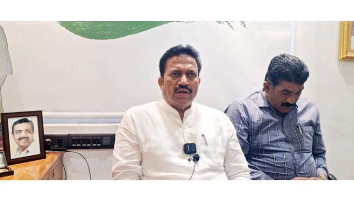 शेतकर्यांच्या नुकसान भरपाईसाठी पावसाळी अधिवेशनात आवाज उठवणार