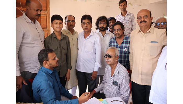 कर्तव्य'च्या मोफत नेत्रचिकित्सा शिबिराचा शेकडो रुग्णांना लाभ