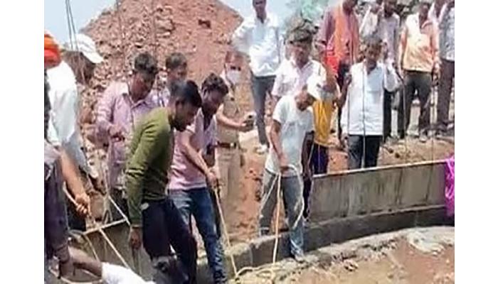 पाय घसरून ठेकेदार बुडाला विहिरीत