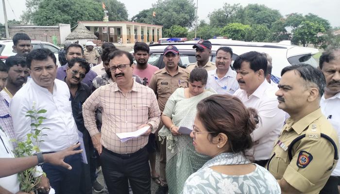 निर्मल वारी व स्वच्छ वारी होण्यावर प्रशासनाने भर द्यावा : विभागीय आयुक्त डॉ. चंद्रकांत पुलकुंडवार