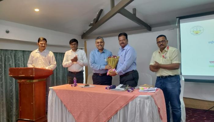 शेतकरी केंद्रस्थानी ठेवुन बाजार समित्यांनी सुविधा पुरवाव्यात : जिल्हा उपनिबंधक संजय सुद्रीक