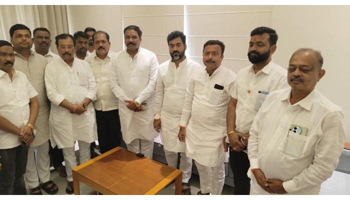 सातारमध्ये शिवसेनेच्या वतीने विमान अपघातग्रस्तांना भावपूर्ण श्रद्धांजली