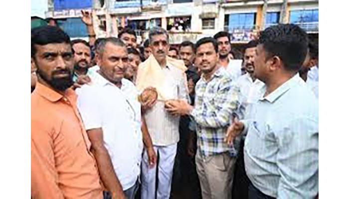 पालकमंत्र्यांनी केली पाटण शहरातील सुरू असलेल्या विकास कामांची पाहणी