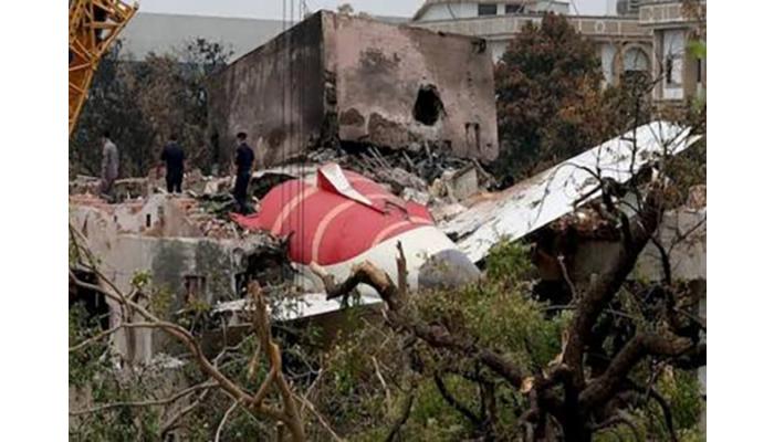 अहमदाबादमध्ये झालेल्या विमान अपघाताचा प्राथमिक अहवाल तपास पथकाने केला सादर