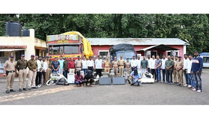 घरफोडी करणारा हॉटेल कामगार मुंबई विमानतळावर ताब्यात