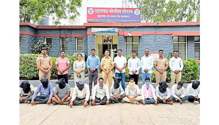 जुगार प्रकरणी अकरा जणांना अटक